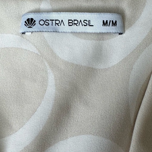 Ostra Brazil- Cream and Ivory Circle Print Shortsleeve Front Tie Blouse - Picture 4 of 7